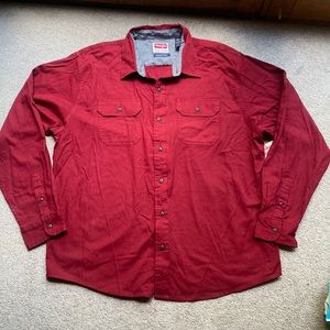 NEW w/ TAGS! Wrangler Comfort Flex button down